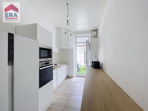 A VENDRE ST JOSEPH MARSEILLE 13014   MAISON DE VILLE  T4 , DEPENDANCES, COURS.