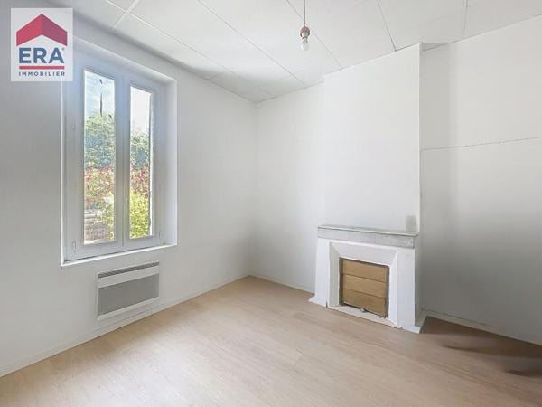 A VENDRE ST JOSEPH MARSEILLE 13014   MAISON DE VILLE  T4 , DEPENDANCES, COURS.