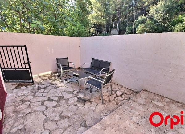 Appartement à vendre    1 pièce • 37,84 m2 Marseille 11