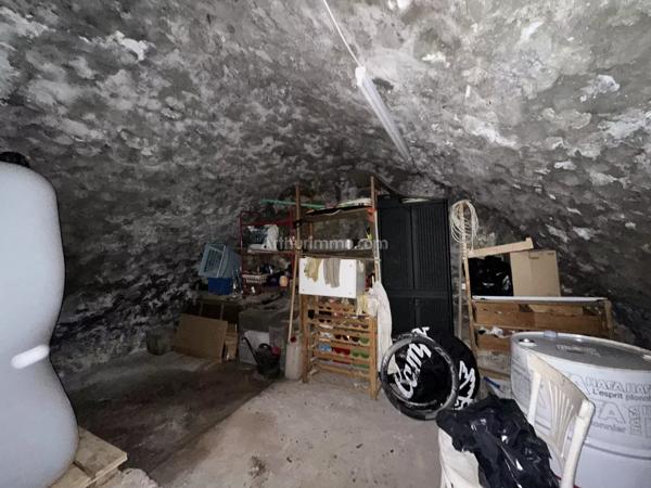 Vente                                                      Maison de village
                        
                     4 pièces                      119 m2                     à Saint-André-les-Alpes