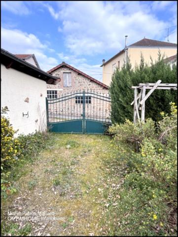 Maison familiale de 7 pièces à BOURGANEUF (23)