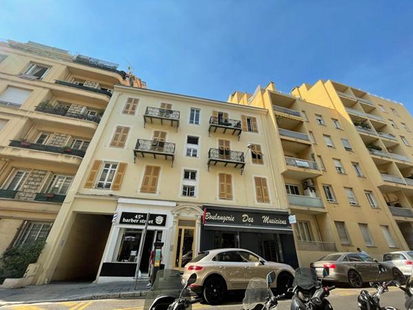 Appartement à vendre    3 pièces • 69,86 m2 Nice