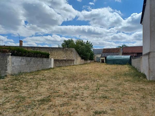 Maison de bourg du XIXe siècle,183 m², avec terrain et dépendances - VERNOIL LE FOURRIER (49390)