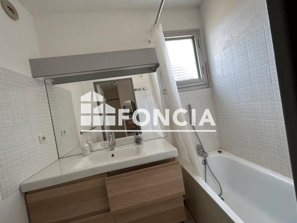 Location Appartement meublé 2 pièces 45.69 m² - 411 CHEMIN DU GOLF Nîmes 30900