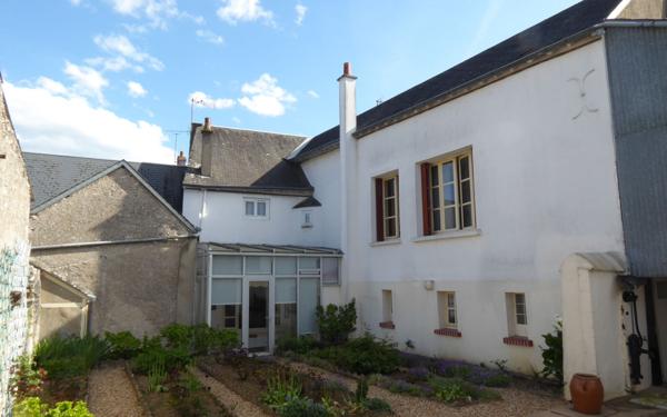 Maison à vendre    4 pièces •  Avaray