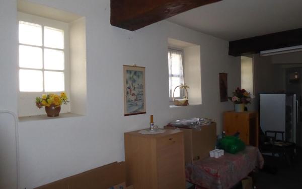 Maison à vendre    4 pièces •  Avaray