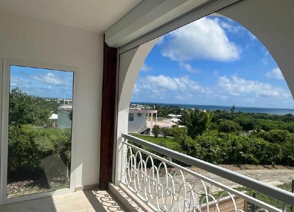 Appartement à vendre    3 pièces • 85 m2 Saint-François