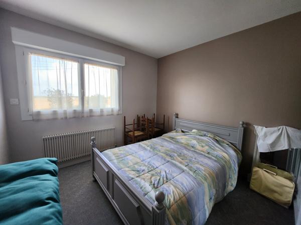 Magnils-Reigniers (85400) Maison rénovée en 2021 avec sous-sol et garage sur beau terrain clos et arboré