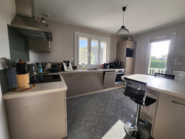 Magnils-Reigniers (85400) Maison rénovée en 2021 avec sous-sol et garage sur beau terrain clos et arboré