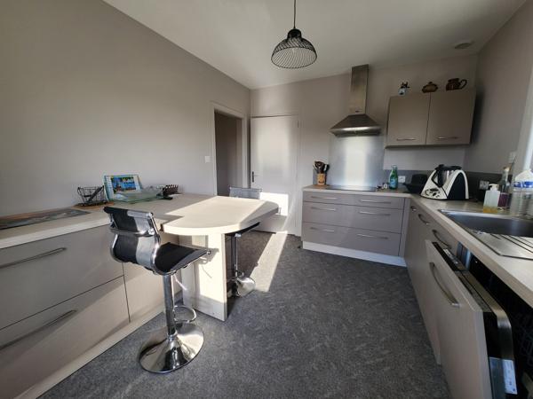 Magnils-Reigniers (85400) Maison rénovée en 2021 avec sous-sol et garage sur beau terrain clos et arboré