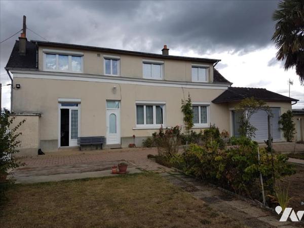 LA FLECHE, Quartier St André, Maison à rafraichir de 4 chambres