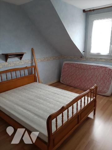 LA FLECHE, Quartier St André, Maison à rafraichir de 4 chambres