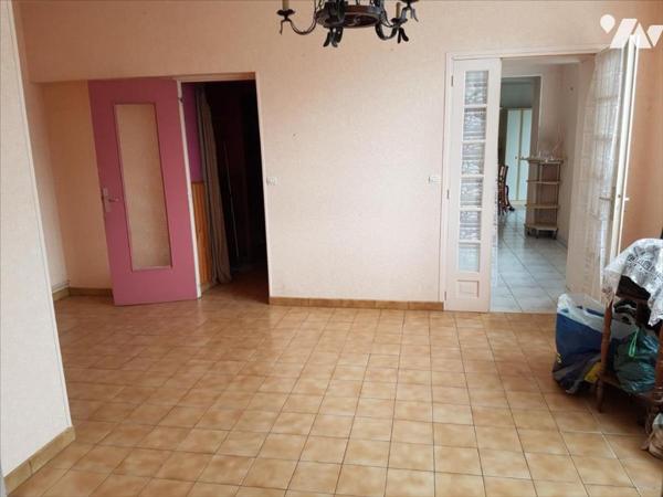 LA FLECHE, Quartier St André, Maison à rafraichir de 4 chambres