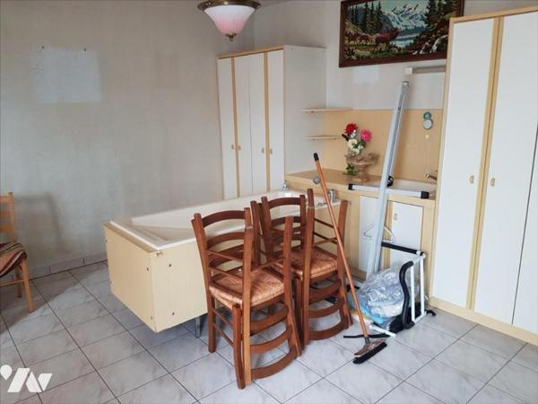 LA FLECHE, Quartier St André, Maison à rafraichir de 4 chambres