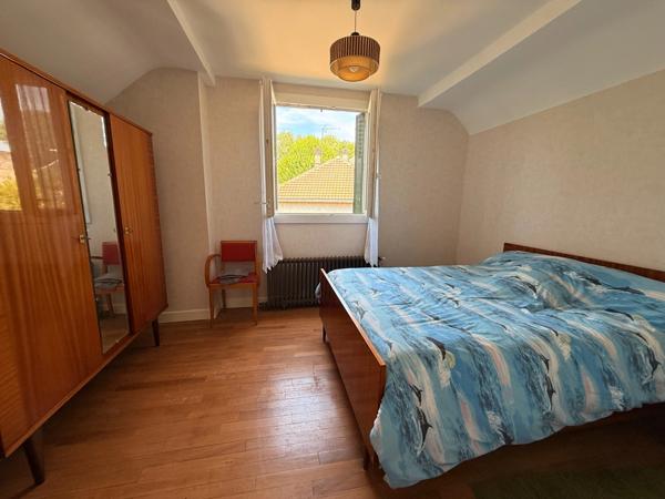 EN EXCLUSIVITE ! Pavillon de 95m² surélevé sur sous sol, rénové, sur terrain de 562m² 117 500 €