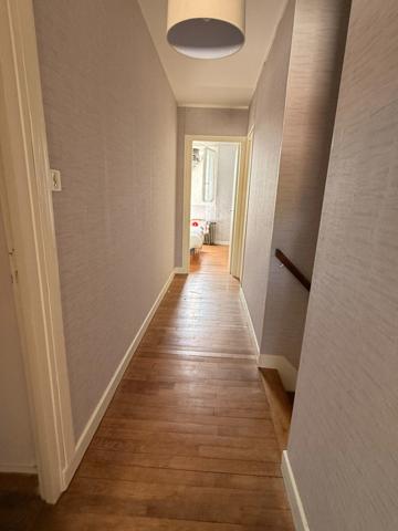 EN EXCLUSIVITE ! Pavillon de 95m² surélevé sur sous sol, rénové, sur terrain de 562m² 117 500 €
