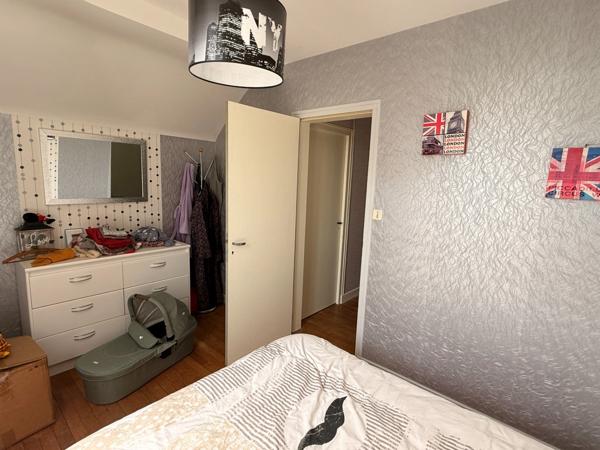 EN EXCLUSIVITE ! Pavillon de 95m² surélevé sur sous sol, rénové, sur terrain de 562m² 117 500 €