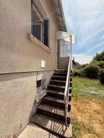 EN EXCLUSIVITE ! Pavillon de 95m² surélevé sur sous sol, rénové, sur terrain de 562m² 117 500 €