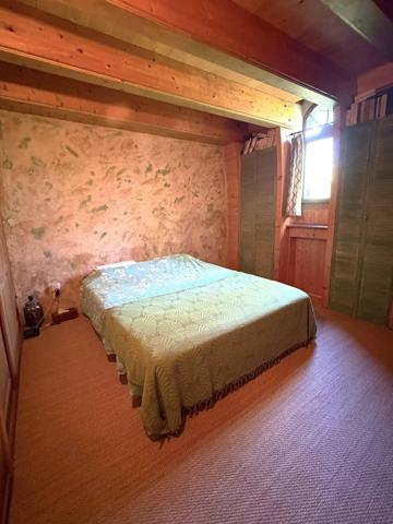 Propriété atypique sur un terrain de 8,5 ha - Piscine possible