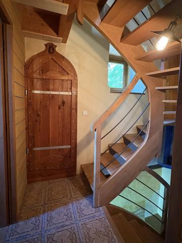 Propriété atypique sur un terrain de 8,5 ha - Piscine possible