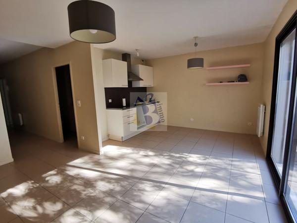 Vente appartement Angouleme (16000), 42.85m² avec 2 pièce(s) dont 1 chambre(s). Agence Allard Brimeaud