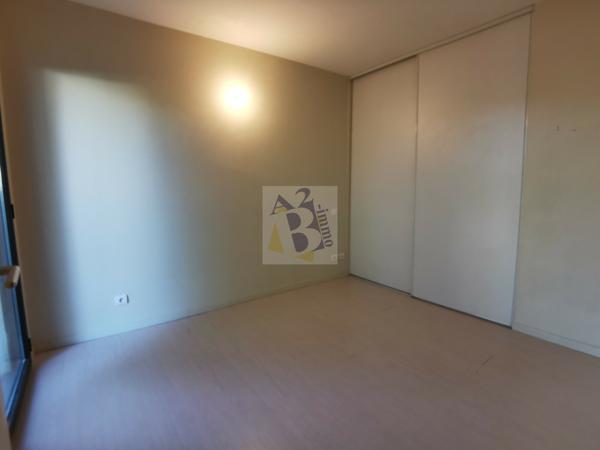 Vente appartement Angouleme (16000), 42.85m² avec 2 pièce(s) dont 1 chambre(s). Agence Allard Brimeaud