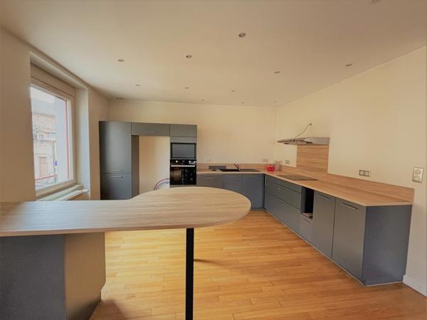 Maison à vendre |  Saint-Laurent-sur-Gorre |  7 pièces | 176 m²