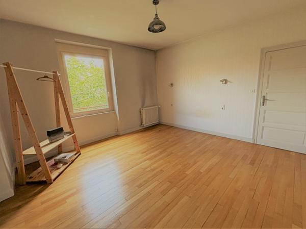 Maison à vendre |  Saint-Laurent-sur-Gorre |  7 pièces | 176 m²