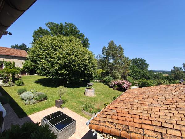 MAISON DE CHARME AVEC PISCINE - GRANGE - PARC - VUE SUR LA CAMPAGNE