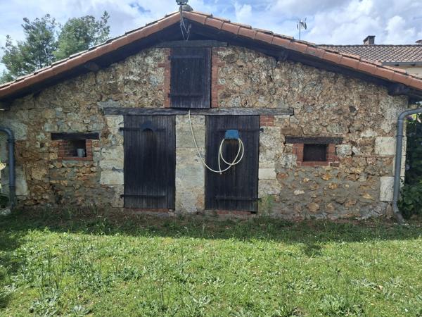 MAISON DE CHARME AVEC PISCINE - GRANGE - PARC - VUE SUR LA CAMPAGNE