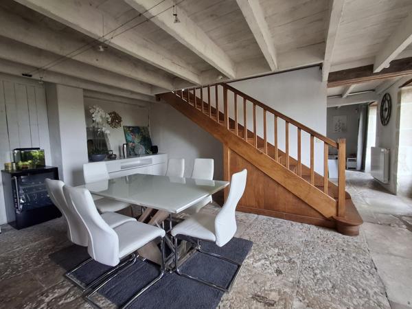 MAISON DE CHARME AVEC PISCINE - GRANGE - PARC - VUE SUR LA CAMPAGNE