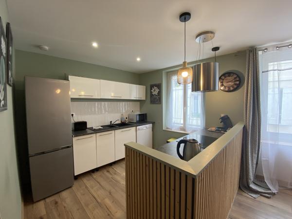 ANGOULEME Maison d'habitation rénovée idéale pour pied à terre, premier achat ou investissement locatif. Cave.