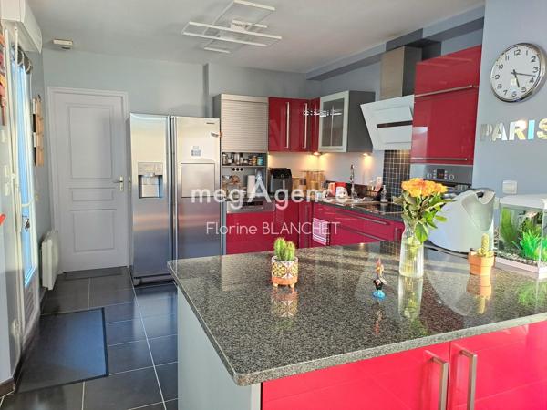 Maison à MONCE-EN-BELIN, 72230 - 6 pièces 134m²