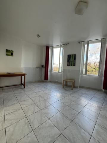 Studio au centre de Saintes Saintes (17100)