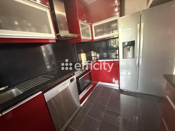 Appartement
         2 pièces
        - 43 m² 159 900 € *