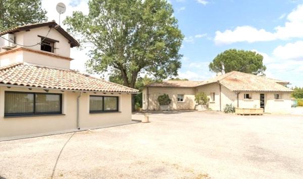 Vente / Propriété à Caussade (82300)