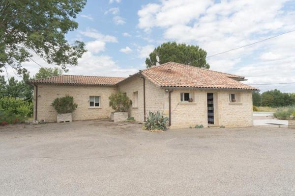 Vente / Propriété à Caussade (82300)