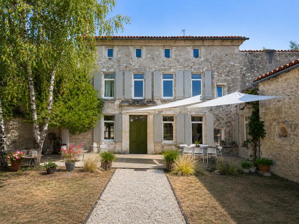 Maison de Maître d’Exception avec dépendances et revenus locatifs aux Portes d’Angoulême Détails des diagnostics énergétiques