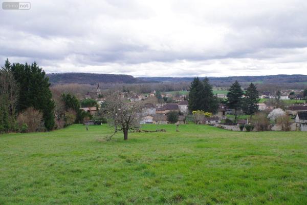 Terrain à Batir à vendre à Antonne-et-Trigonant en Dordogne (24420), ref : 24001/VENT/593