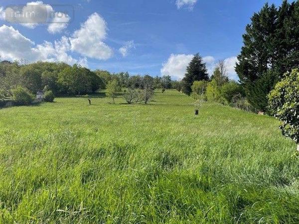 Terrain à Batir à vendre à Antonne-et-Trigonant en Dordogne (24420), ref : 24001/VENT/593