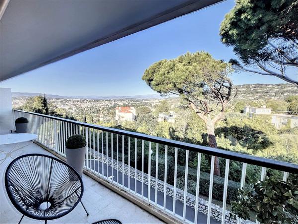 Vente                                                      Appartement
                        
                     3 pièces                      87 m2                     à Cannes