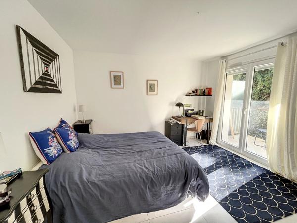 Vente                                                      Appartement
                        
                     3 pièces                      87 m2                     à Cannes