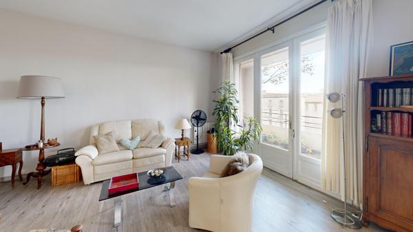 Appartement centre ville Carcassonne avec ascenseur balcon et garage