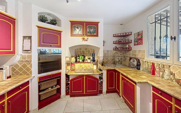 Maison à vendre    4 pièces • 122 m2 Roquefort-les-Pins