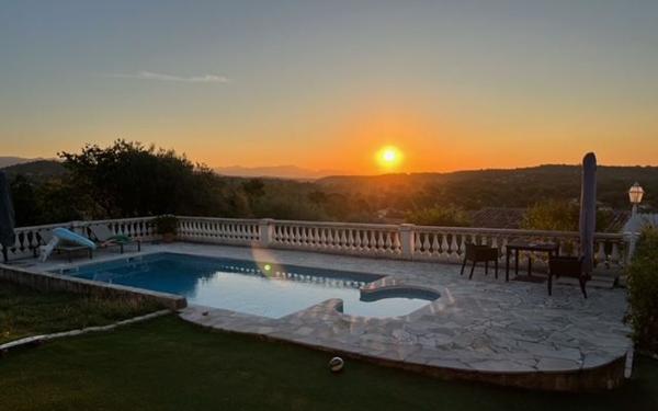 Maison à vendre    4 pièces • 122 m2 Roquefort-les-Pins