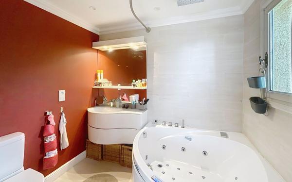 Maison à vendre    4 pièces • 122 m2 Roquefort-les-Pins