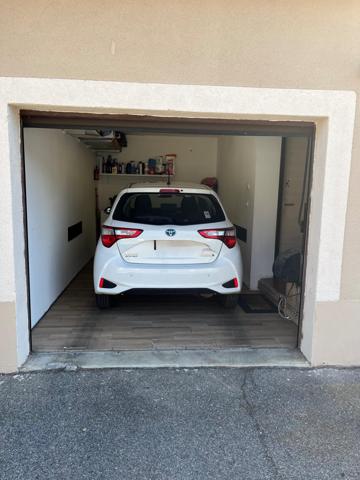 Belle maison rénovée avec cour, terrasse et garage