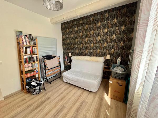 Belle maison rénovée avec cour, terrasse et garage