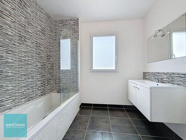 Amboise, maison contemporaine de 2015, 3 chambres 91.6 m2