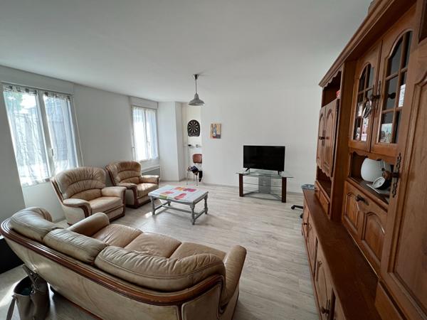 A vendre Bel appartement T3 lumineux avec garage et cave a Saint-Meen-le-Grand